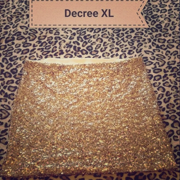 Decree Dresses & Skirts - Decree Gold sequined miniskirt XL
